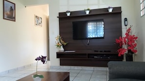 Quarto família, várias camas | TV