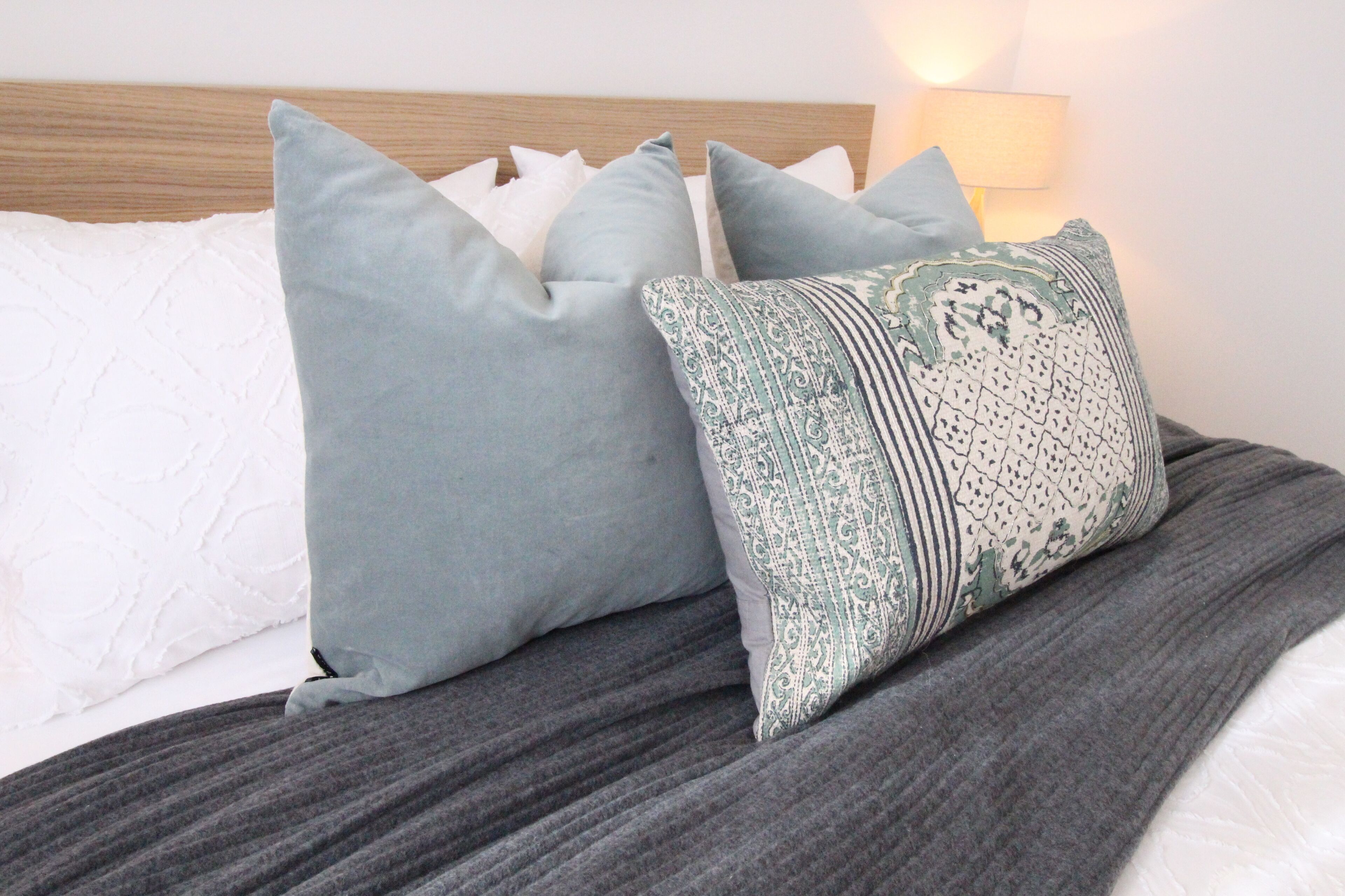 Stylish new studio apartment easy walk to beach - Perfect for romantic getaway — image 5