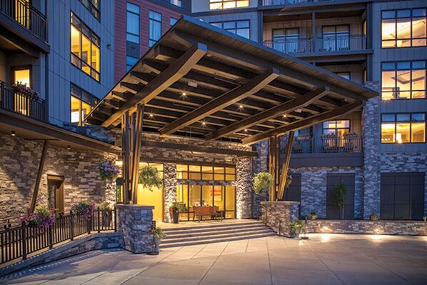 Exterior - Wyndham Avon Presidential Suite - Three-Bedroom Apartment (Avon)