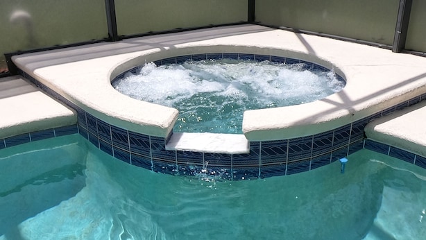 Outdoor pool - Villa Yuya Vacation Home Rental Disney (Davenport)