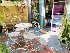 Deluxe Studio Suite | Terrace/patio