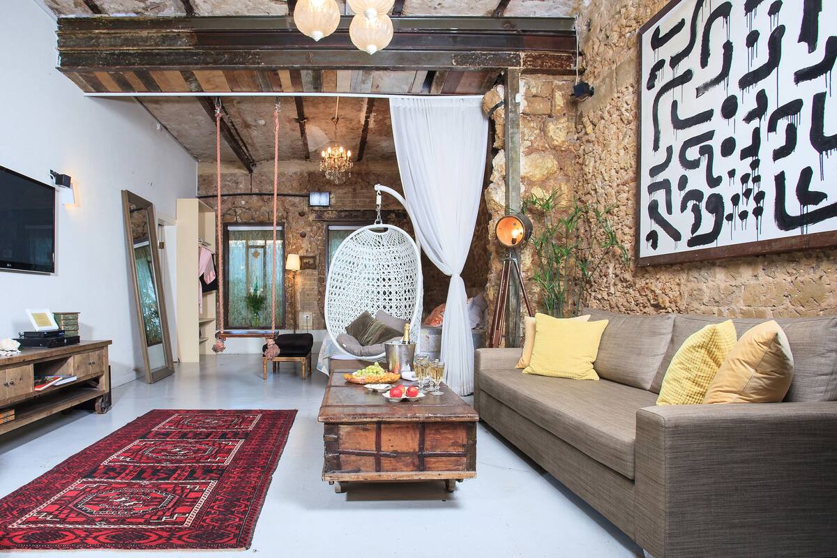 Royal Studio Suite | Living room | LED TV