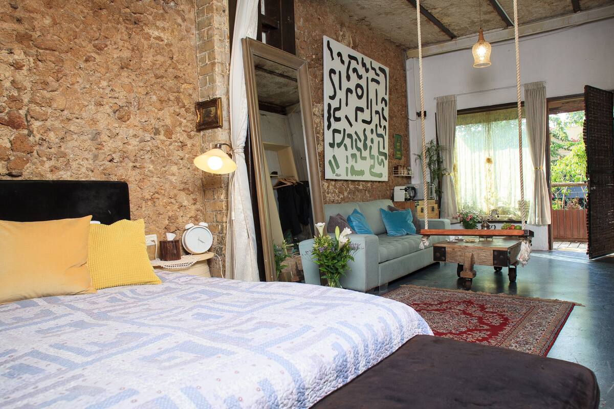 Deluxe Studio Suite | In-room safe, soundproofing, cribs (free), WiFi (free)