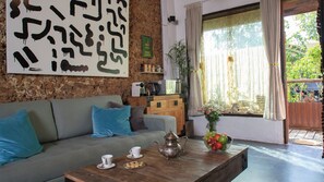 Deluxe Studio Suite | Living room | LED TV