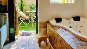 Classic Studio Suite | Private spa tub - Trieste Neve Tzedek Boutique Suites (Tel Aviv)