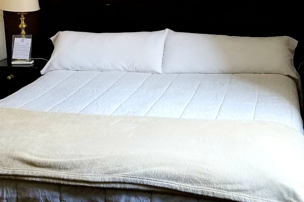 Doppelzimmer | Zimmersafe, kostenloses WLAN, Bettwäsche