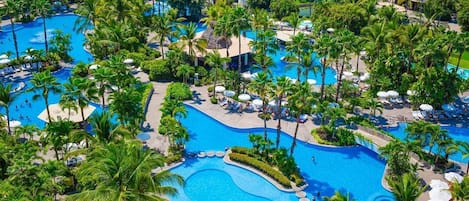 Piscine couverte, piscine extérieure