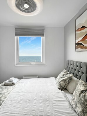 10 Apartment with Sea View: Loft Type 3rd Floor (plus 1 free baby) | 高級寢具、獨特裝潢、布置獨特、隔音