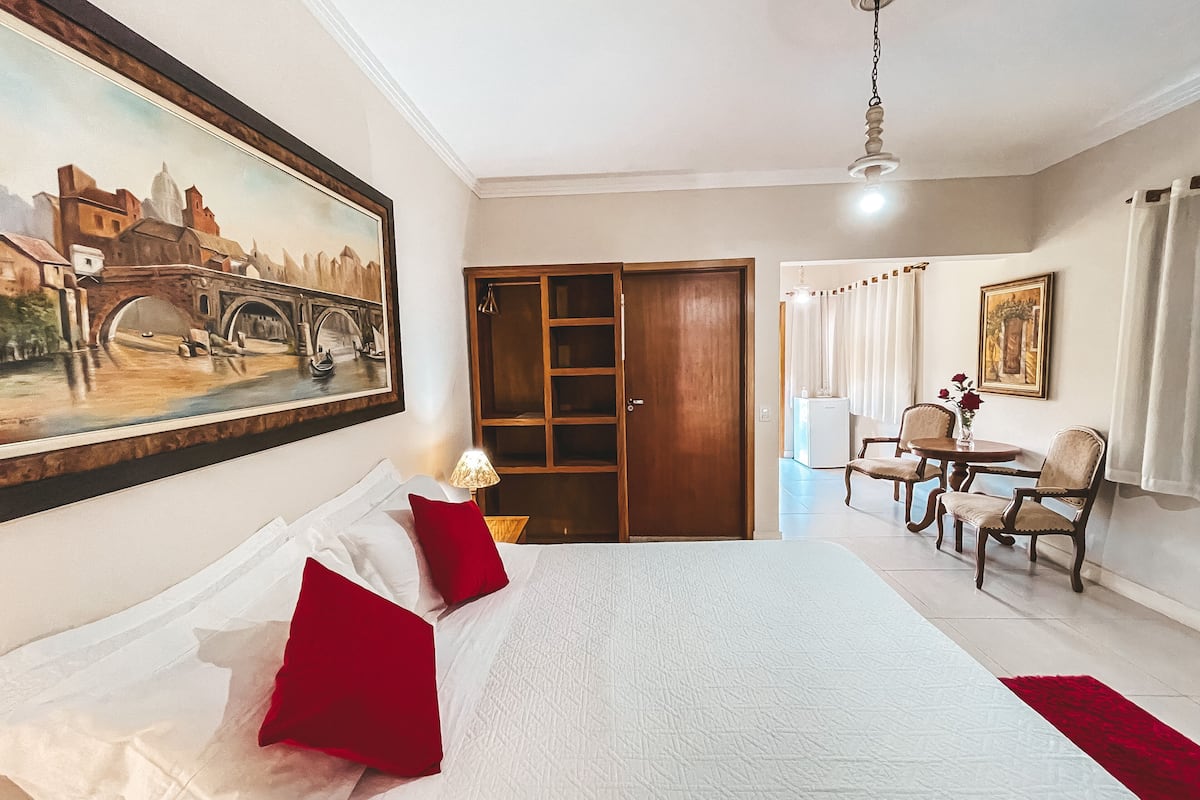 chale master terreo | 1 bedroom, hypo-allergenic bedding, pillow-top beds, minibar