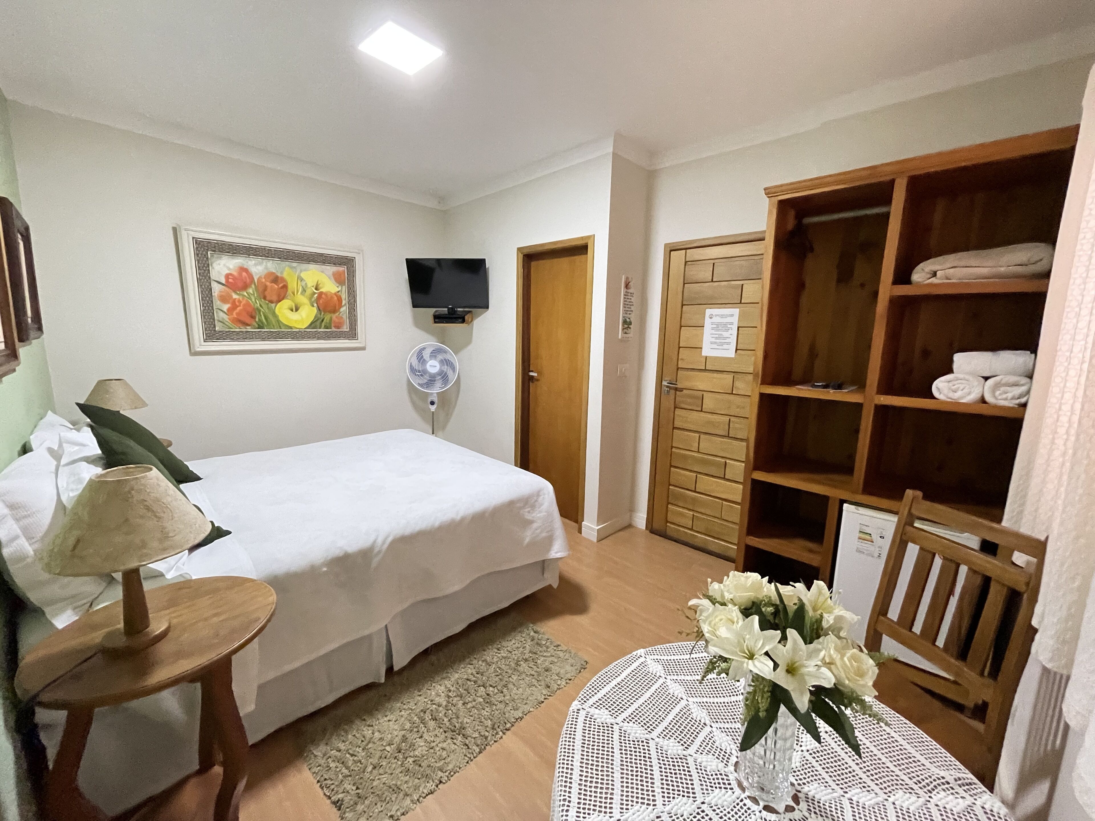 suite (golden) | 1 bedroom, hypo-allergenic bedding, pillow-top beds, minibar