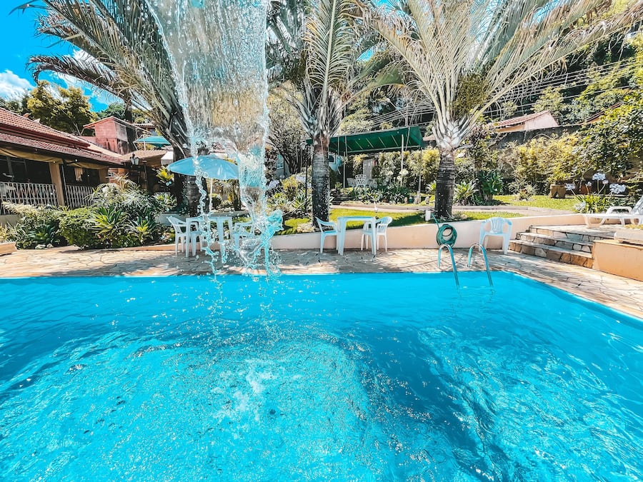 Kolam renang terbuka