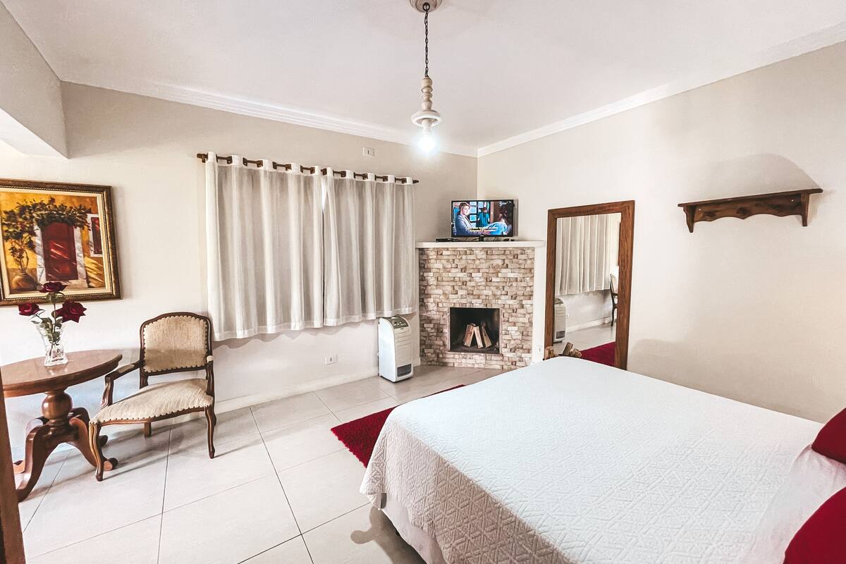 chale master terreo | 1 bedroom, hypo-allergenic bedding, pillow-top beds, minibar