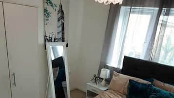 Room (Ocean Ride) | Individually decorated, individually furnished, soundproofing