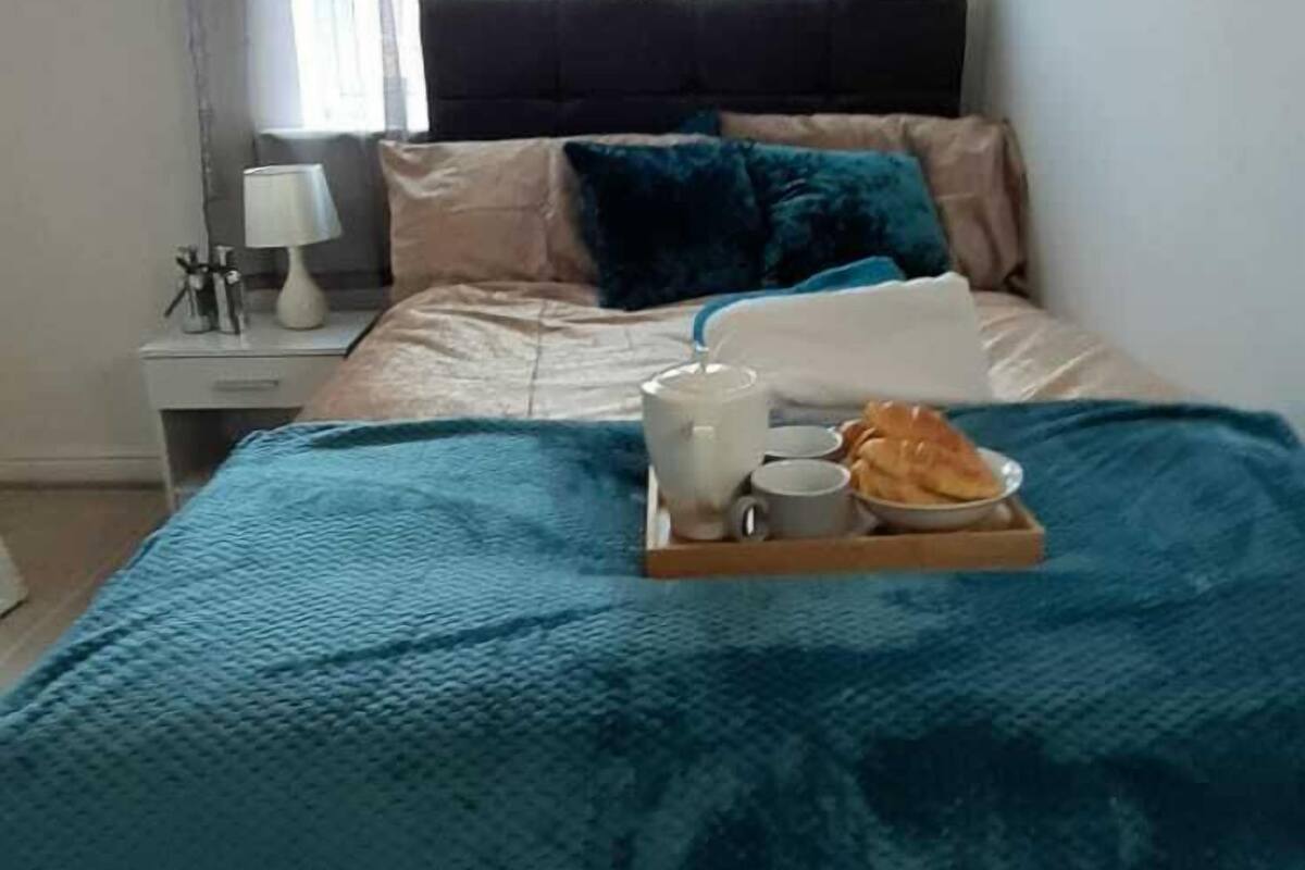 Room (Ocean Ride) | Soundproofing, iron/ironing board (on request), cribs (free)