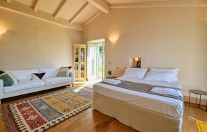 4 quartos, berço de viagem, Wi-Fi de cortesia, roupa de cama