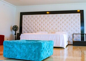 Studio Suite, 1 King Bed, Lake View | Iron/ironing board, free WiFi, wheelchair access - Hotel Blue Palace (Calima)