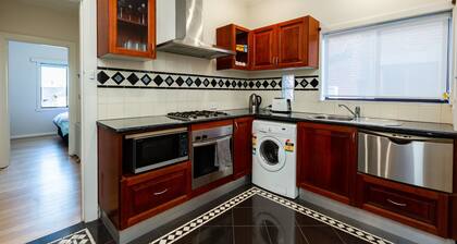 Lighthouse Cozy 2BDR with CITY VIEWS