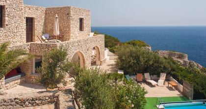 Villa La Mecca Leuca Seaside villa with pool