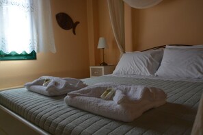 Villa, 2 Bedrooms, Private Pool | 2 bedrooms, individually furnished, iron/ironing board, free WiFi - Casa Di lydia (Apokoronas)
