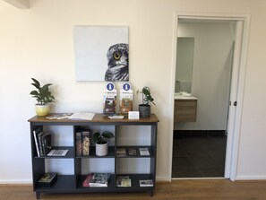 Deluxe Studio Suite | Hypo-allergenic bedding, individually decorated, individually furnished - Mountain Rest Bed & Breakfast (Montrose)