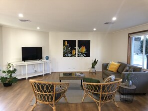 Family Room | Living area - Mountain Rest Bed & Breakfast (Montrose)