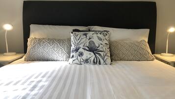 Family Room | Hypo-allergenic bedding, individually decorated, individually furnished