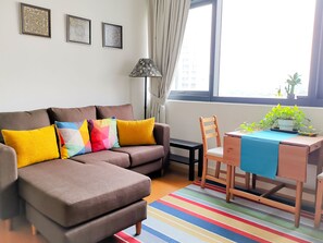 公寓, 1 間臥室 (The Alder) | 客廳 | 平面電視