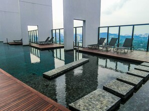 室外泳池、頂樓泳池