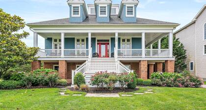 5-bedroom vacation home just a short walk to Cape May Beach