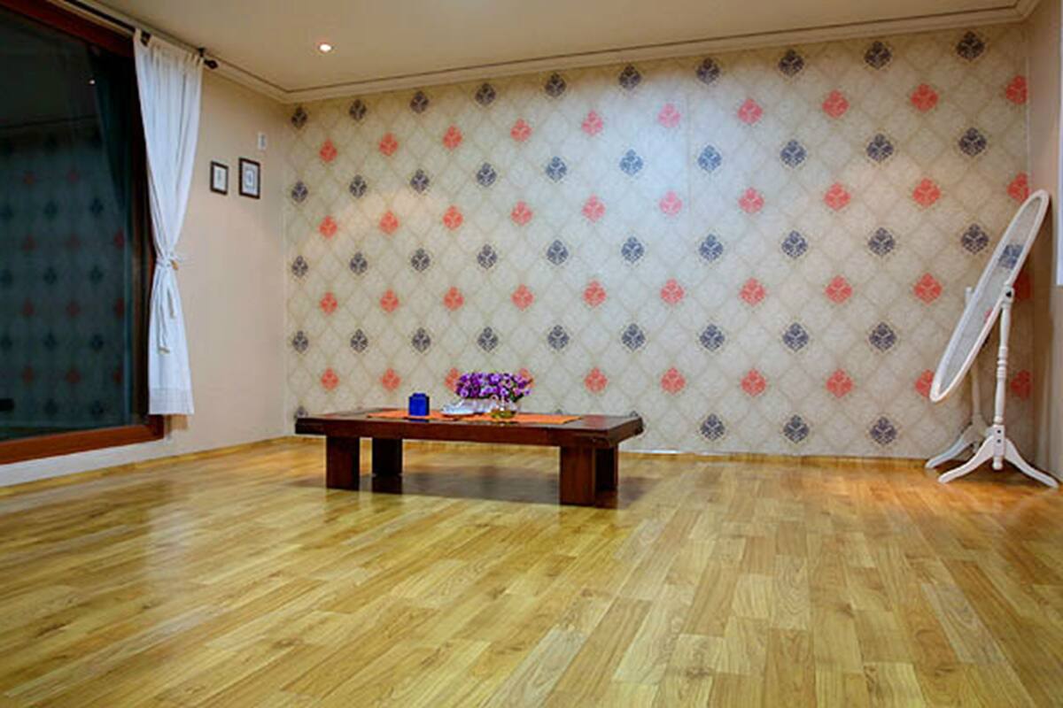 Room (Mooleung) | WiFi (free)