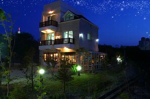 Exterior - Mari Sea Ever Pension (Donghae)