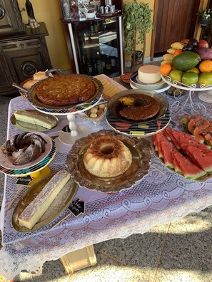 Free daily buffet breakfast