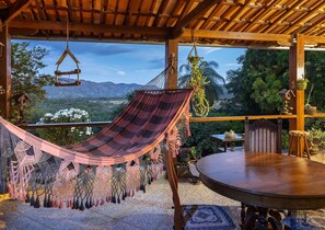 Televisión LED de 32 pulgadas con canales por cable, una televisión