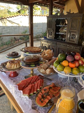 Tägliches inbegriffenes Frühstücksbuffet