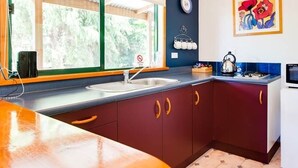 Cottage, 1 Bedroom (Peak View Cottage) | Private kitchen | Coffee/tea maker, microwave, stovetop, electric kettle - Off The Track - Cottage Accommodation (Havelock North)