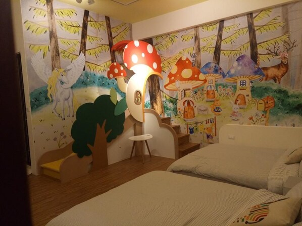 四人房 | 遮光布/窗簾、隔音、免費無線上網、床單