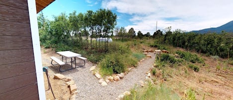 Cabin (Adorable Western Cabin with BBQ, Kitc) | Property grounds