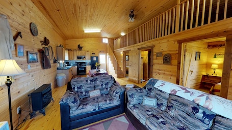 小屋 (Adorable Western Cabin with BBQ, Kitc) | 客厅 | 平板电视