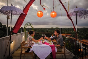 Romantic Suite Pool Access | In-room dining - Purana Suite Ubud (Ubud)