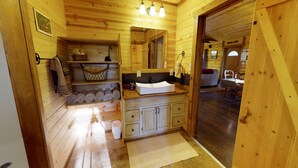Bathroom amenities - Cozy Mountain AfriCabin (Monticello)