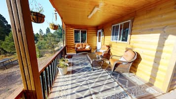 Cabane (Africa Decorated Cabin, Hi Speed Wire) | Véranda
