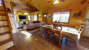 Interior detail - Cozy Mountain AfriCabin (Monticello)