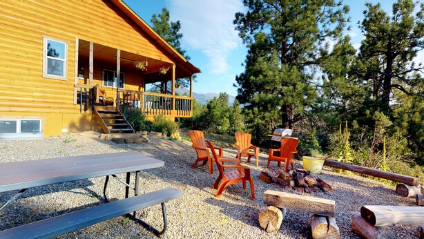 BBQ/picnic Area - Cozy Mountain AfriCabin (Monticello)