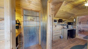 Stuga (Stunning Cabin in The Western Barn, B) | Interiör