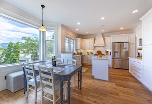 独立别墅, 4 间卧室 | 私人厨房 | 冰箱、烤箱、茶具/咖啡用具、烤面包机