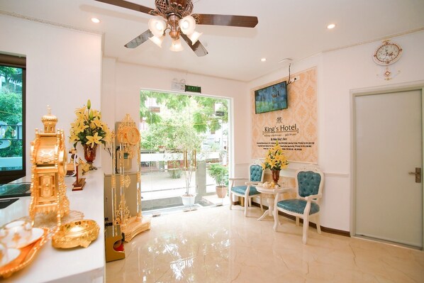 Interior entrance - King's Hotel Yen Hoa (Hanoi)