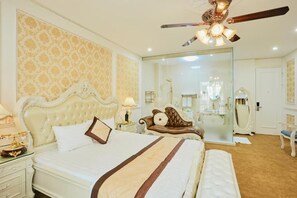 Minibar, blackout drapes, soundproofing, iron/ironing board - King's Hotel Yen Hoa (Hanoi)