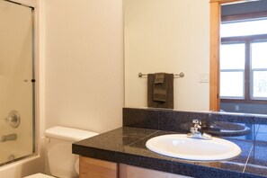 Townhome, 3 Bedrooms | Bathroom | Towels