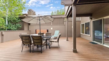 House, 2 Bedrooms | Outdoor dining