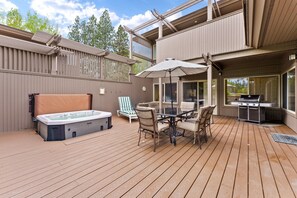 House, 2 Bedrooms | Outdoor dining